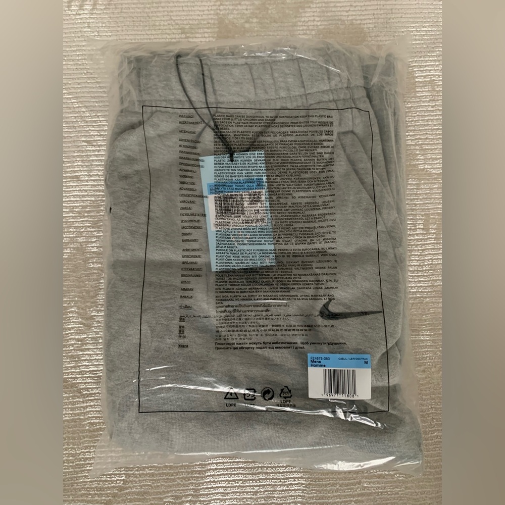 NEW Nike x NOCTA Men’s Fleece CS Open Hem Sweatpant Size MEDIUM Dark Grey Pants - Picture 2 of 7